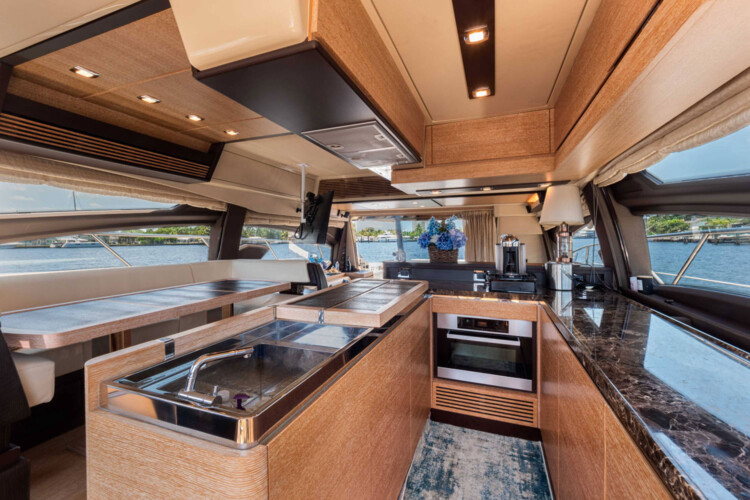 yacht Azimut 64 Third Wind Miami 1