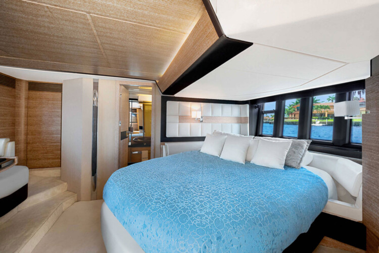 yacht Azimut 64 Third Wind Miami 14