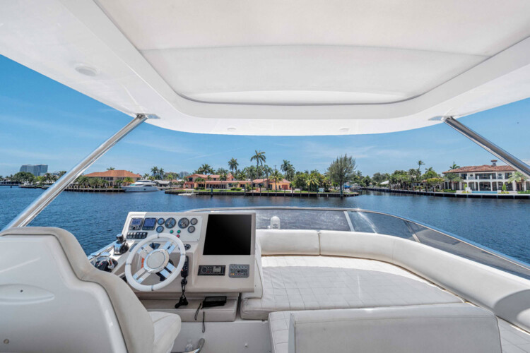 yacht Azimut 64 Third Wind Miami 32