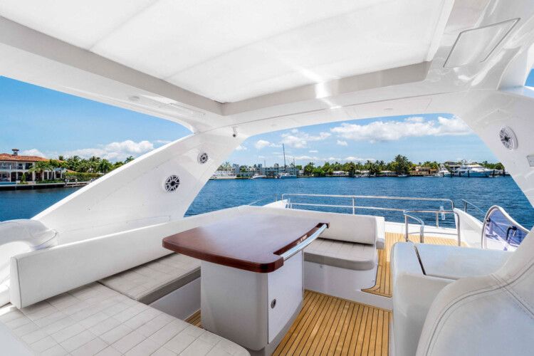 yacht Azimut 64 Third Wind Miami 33