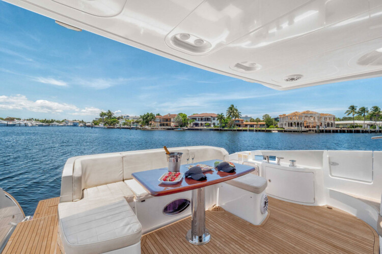 yacht Azimut 64 Third Wind Miami 37