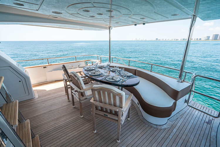 yacht Azimut 85 Elizee Miami 39