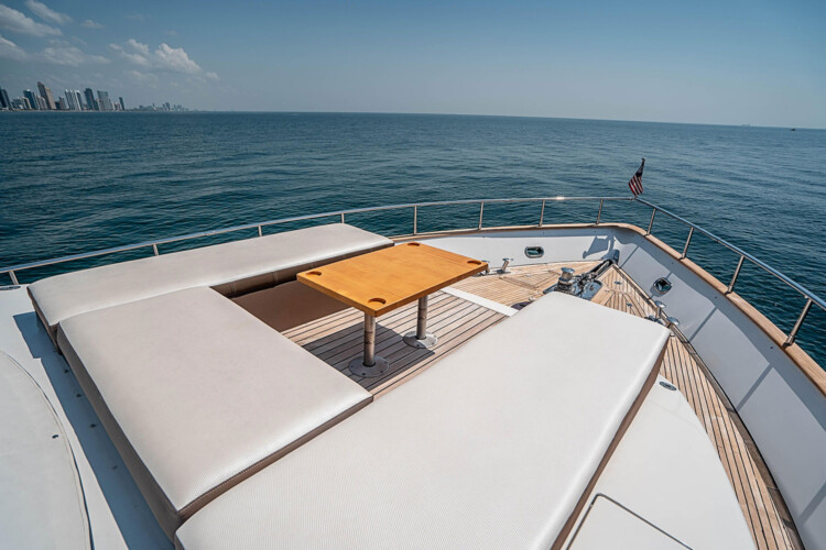 yacht Azimut 85 Elizee Miami 40