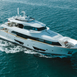 yacht Ferretti Custom Line Navetta 92 Bonus Round Miami 1