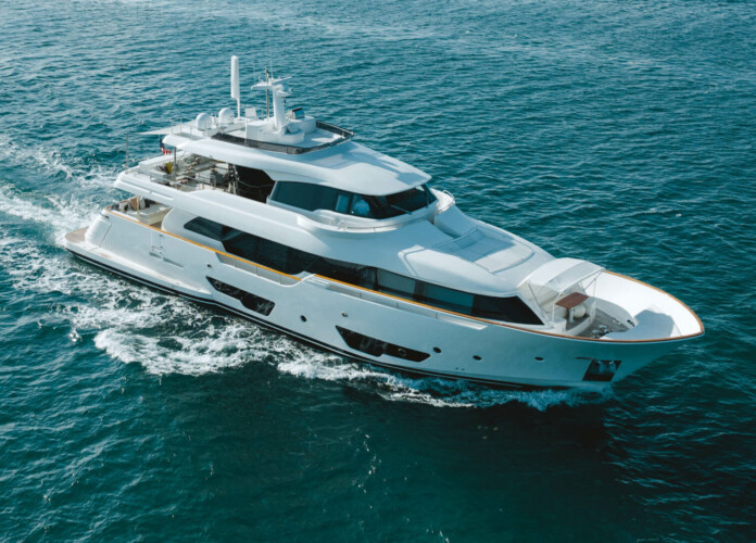 yacht Ferretti Custom Line Navetta 92 Bonus Round Miami 1