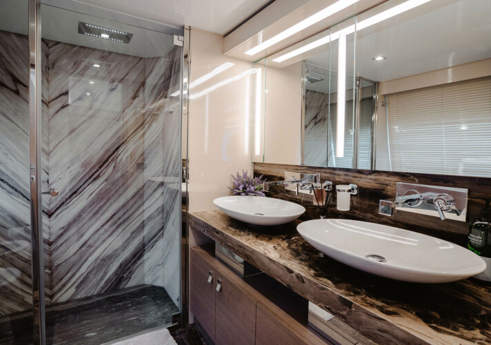 yacht Ferretti Custom Line Navetta 92 Bonus Round Miami 12