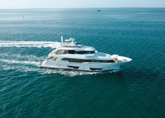 yacht Ferretti Custom Line Navetta 92 Bonus Round Miami 2