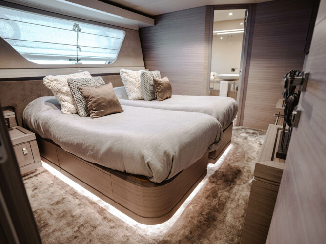 yacht Ferretti Custom Line Navetta 92 Bonus Round Miami 20