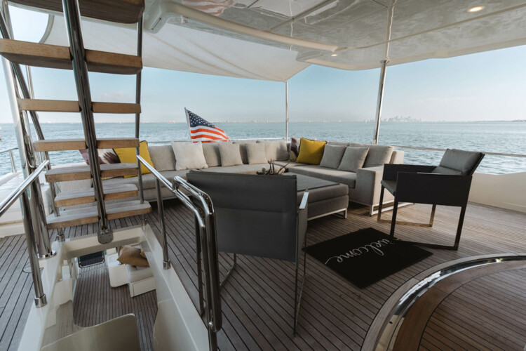 yacht Ferretti Custom Line Navetta 92 Bonus Round Miami 25