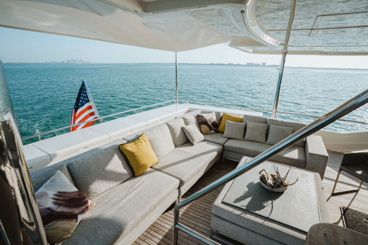 yacht Ferretti Custom Line Navetta 92 Bonus Round Miami 26