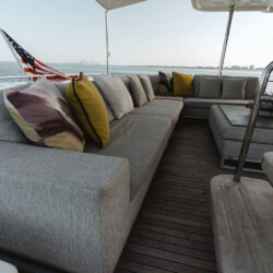 yacht Ferretti Custom Line Navetta 92 Bonus Round Miami 27