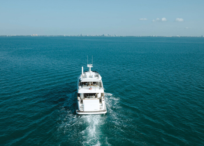 yacht Ferretti Custom Line Navetta 92 Bonus Round Miami 3