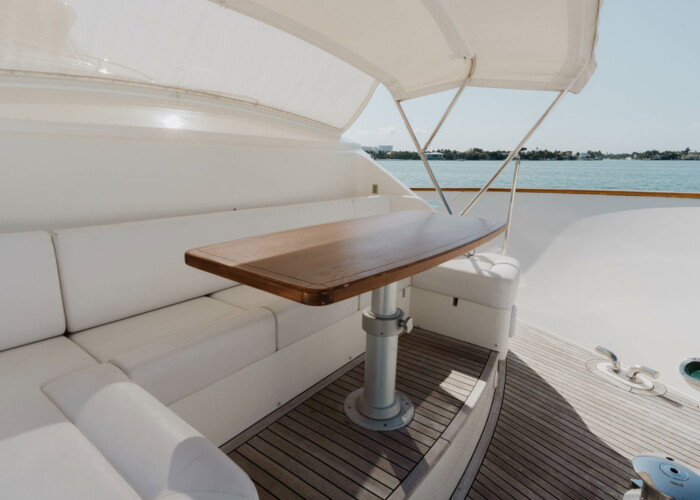 yacht Ferretti Custom Line Navetta 92 Bonus Round Miami 34