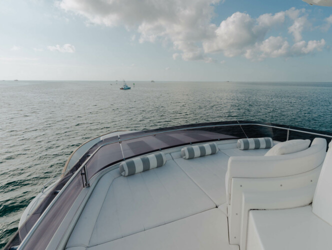 yacht Ferretti Custom Line Navetta 92 Bonus Round Miami 39