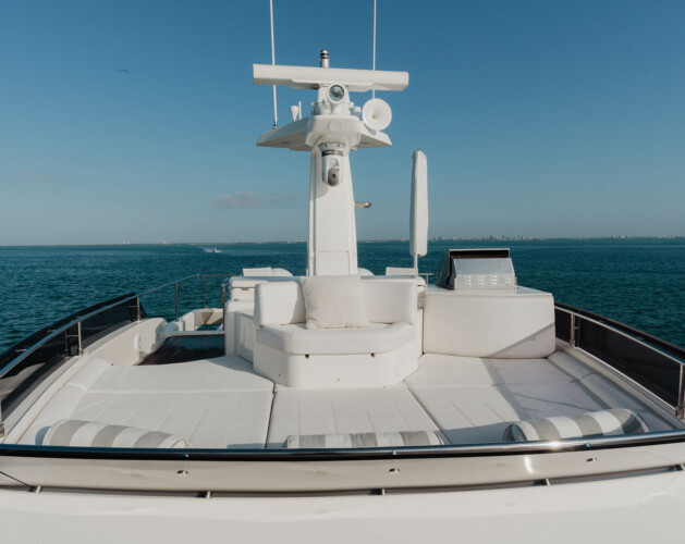 yacht Ferretti Custom Line Navetta 92 Bonus Round Miami 42