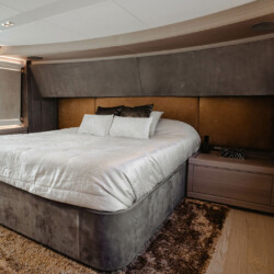 yacht Ferretti Custom Line Navetta 92 Bonus Round Miami 9