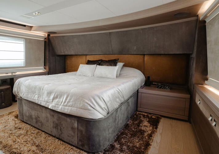 yacht Ferretti Custom Line Navetta 92 Bonus Round Miami 9