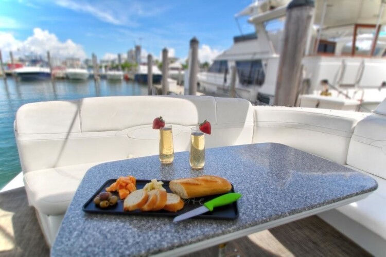 yacht Formula 48 Alibi Miami 7