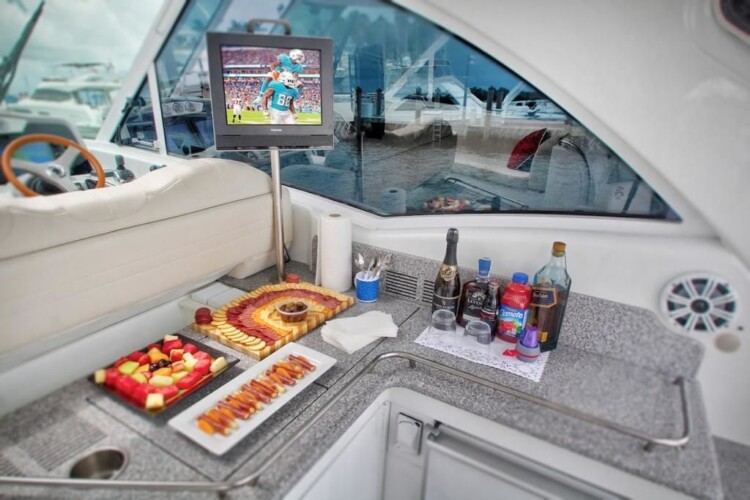 yacht Formula 48 Alibi Miami 9