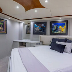 yacht Sunseeker 80 SlipTease Miami 20
