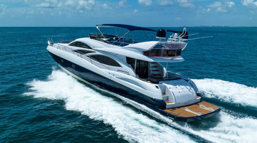 yacht Sunseeker 80 SlipTease Miami 3