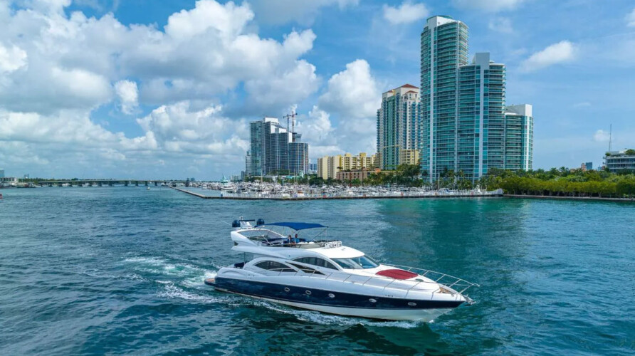 yacht Sunseeker 80 SlipTease Miami 7