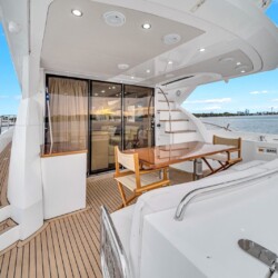 yacht Sunseeker Manhattan 70 Lavish Miami 11