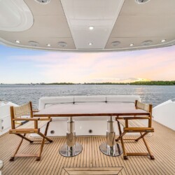 yacht Sunseeker Manhattan 70 Lavish Miami 12