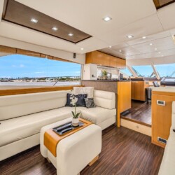 yacht Sunseeker Manhattan 70 Lavish Miami 15