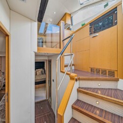 yacht Sunseeker Manhattan 70 Lavish Miami 18