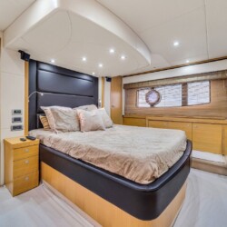 yacht Sunseeker Manhattan 70 Lavish Miami 19