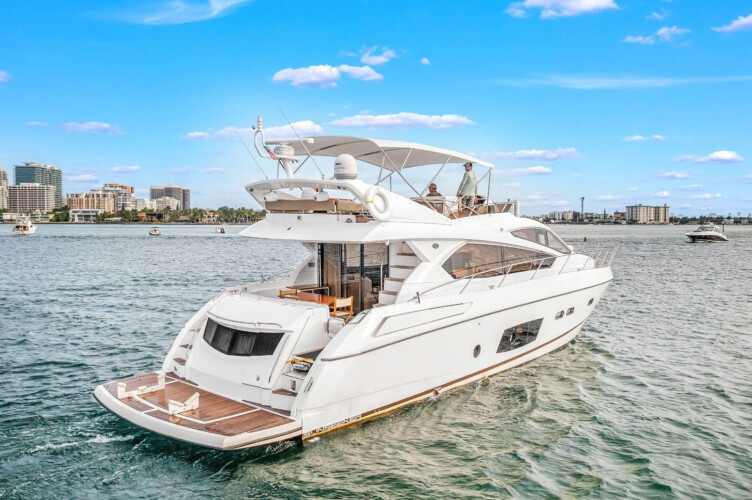 yacht Sunseeker Manhattan 70 Lavish Miami 2