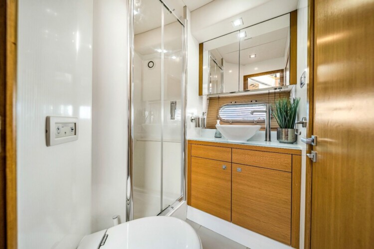 yacht Sunseeker Manhattan 70 Lavish Miami 23