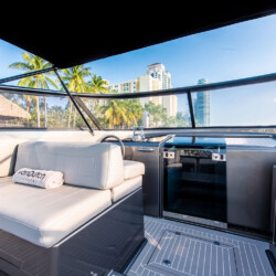 yacht VanDutch 40 StayBroke Miami 16