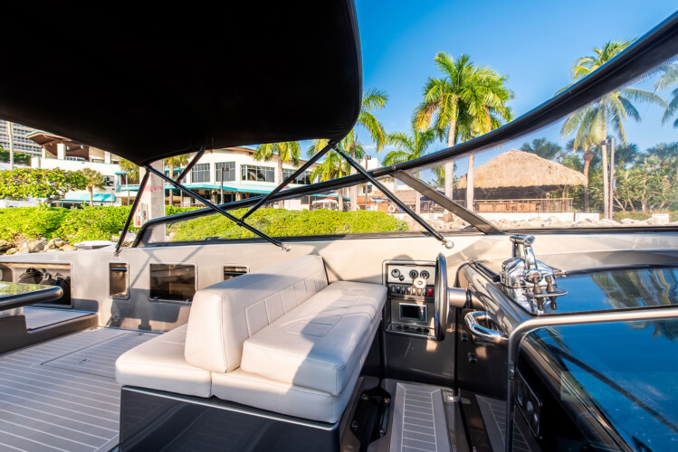 yacht VanDutch 40 StayBroke Miami 18