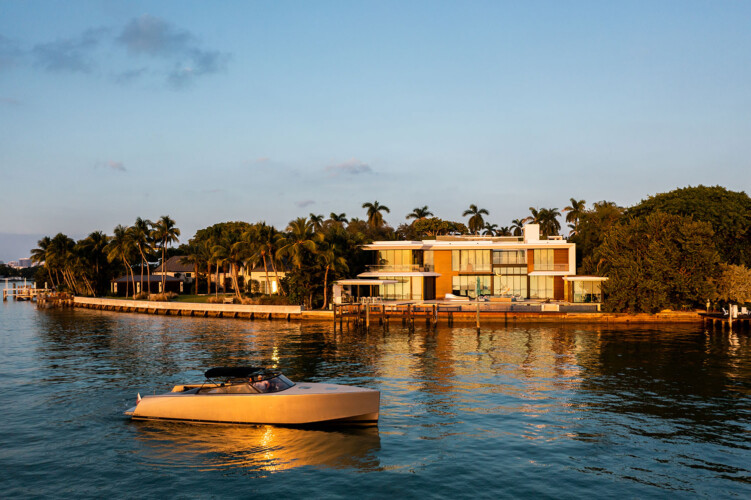 yacht VanDutch 40 StayBroke Miami 26