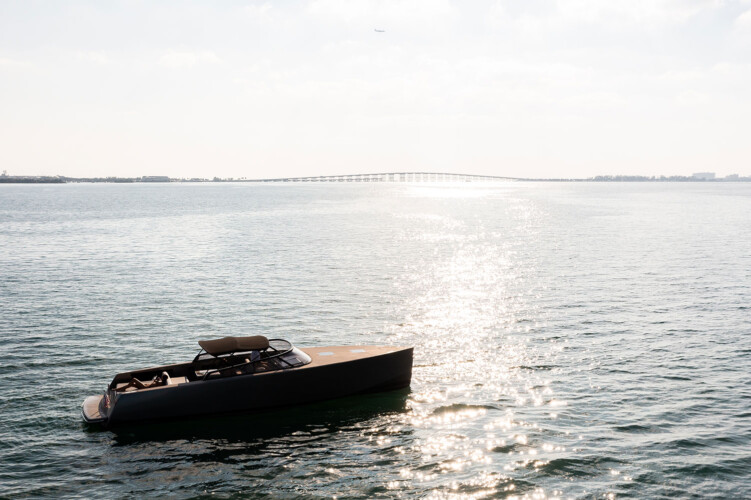 yacht VanDutch 40 StayBroke Miami 3