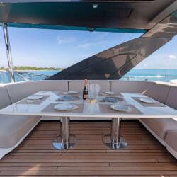 yacht azimut 88 compass Miami 17