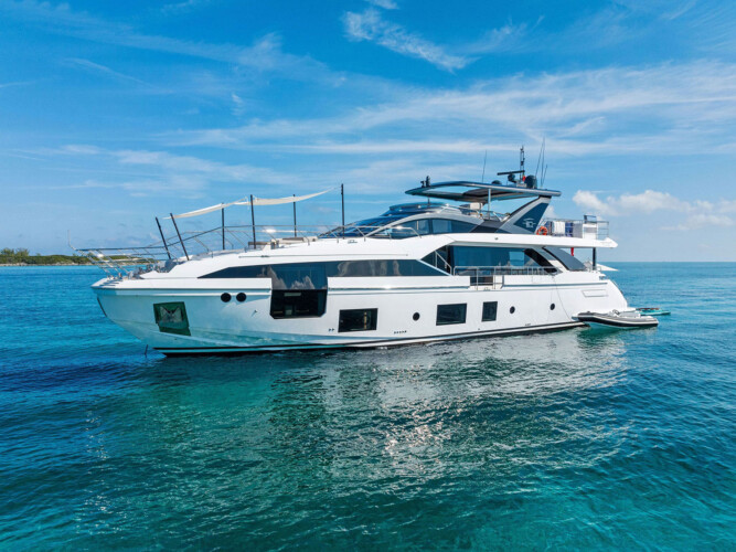 yacht azimut 88 compass Miami 2