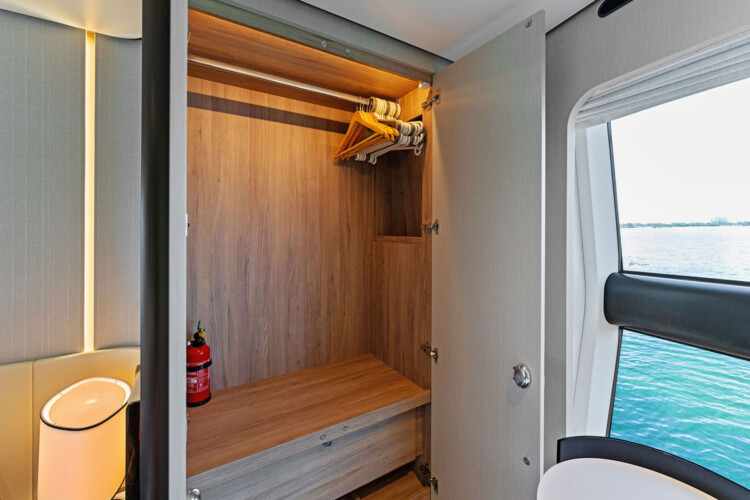 yacht azimut 88 compass Miami 22