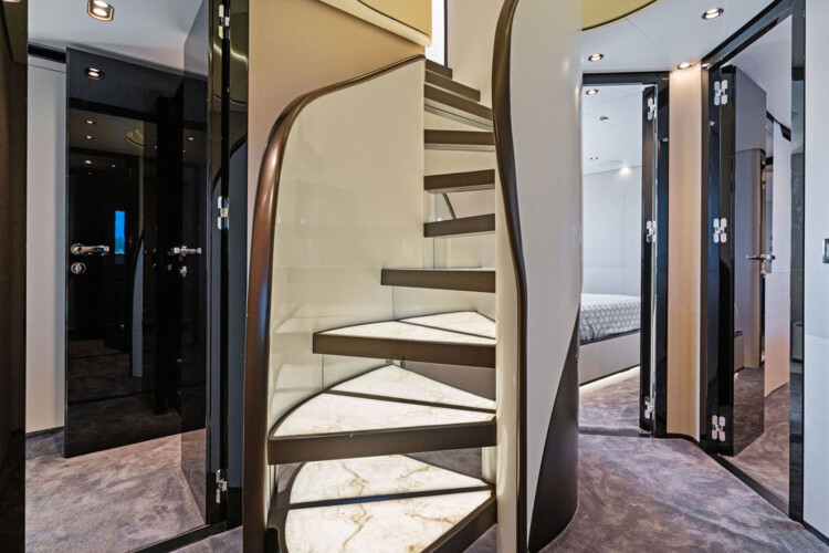 yacht azimut 88 compass Miami 23