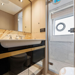 yacht azimut 88 compass Miami 27