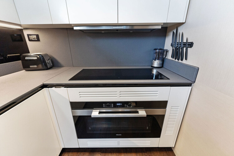 yacht azimut 88 compass Miami 29