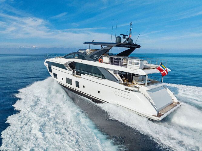 yacht azimut 88 compass Miami 4