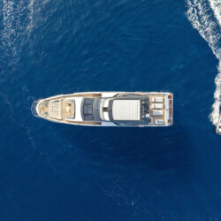 yacht azimut 88 compass Miami 5
