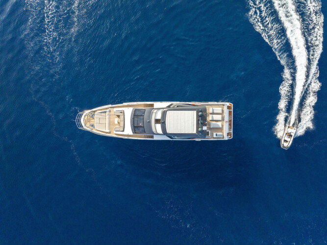 yacht azimut 88 compass Miami 5