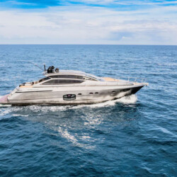 yacht pershing 62 finstar Miami 1