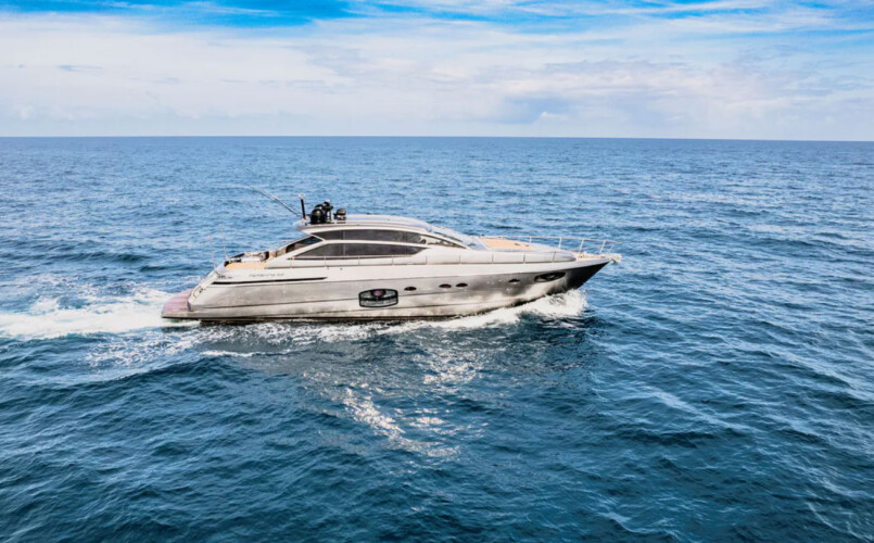 yacht pershing 62 finstar Miami 1