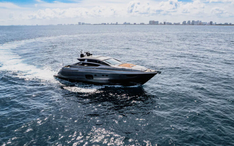 yacht pershing 62 finstar Miami 2