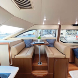 Yacht Meridian 42 Miami 5